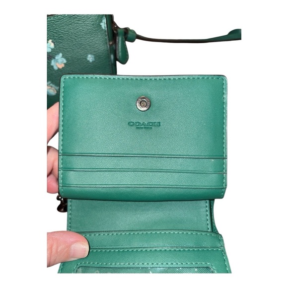Coach mini camera bag & compact wallet mystical floral print on green. P 14 - Picture 5 of 16